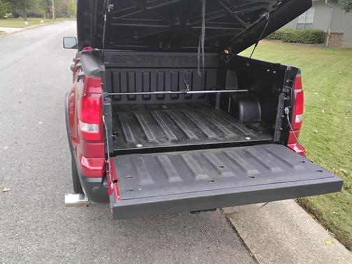 Red 2009 Ford Explorer Sport Trac XLT