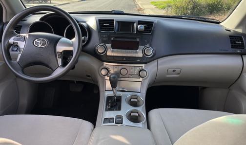 2011 Toyota Highlander Base