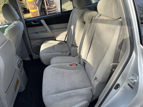 2011 Toyota Highlander Base