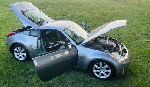 Silver 2003 Nissan 350Z Enthusiast