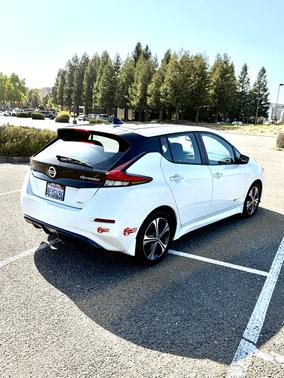 White 2018 Nissan Leaf SV
