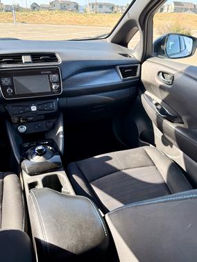 White 2018 Nissan Leaf SV