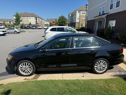 Black 2016 Volkswagen Jetta 1.8T SEL