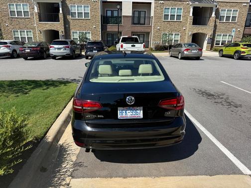 Black 2016 Volkswagen Jetta 1.8T SEL