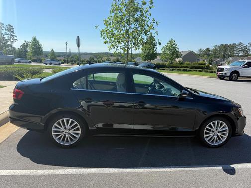 Black 2016 Volkswagen Jetta 1.8T SEL