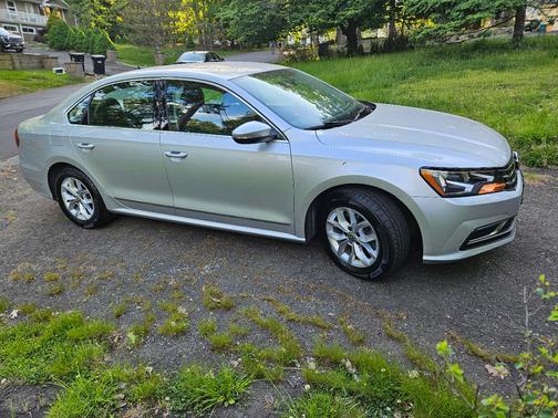 Silver 2016 Volkswagen Passat 1.8T S