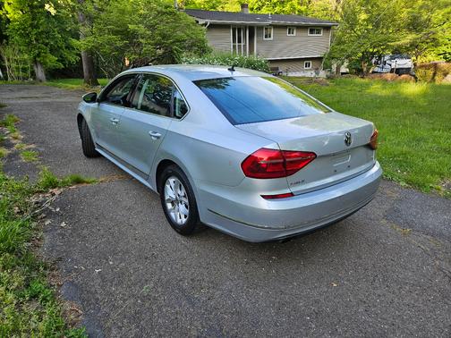 Silver 2016 Volkswagen Passat 1.8T S