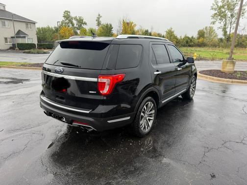 Black 2018 Ford Explorer Platinum