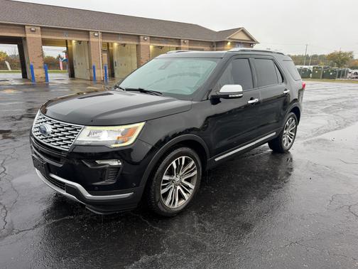 Black 2018 Ford Explorer Platinum