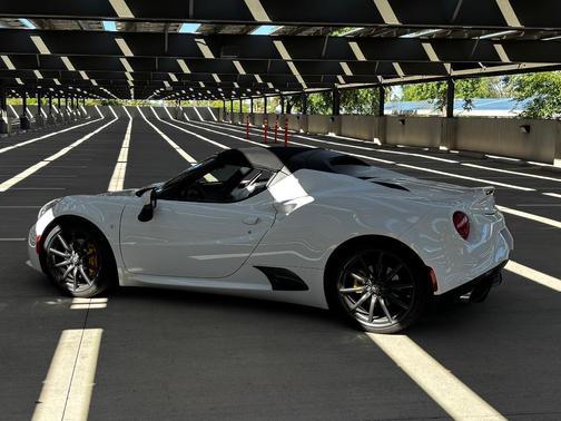 White 2018 Alfa Romeo 4C Spider Base