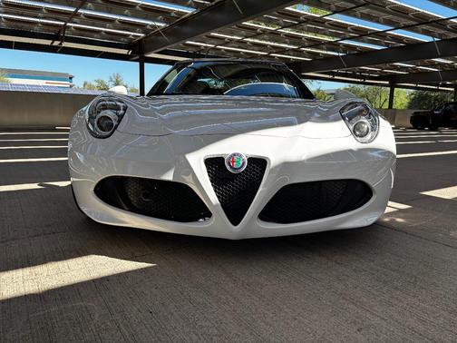 White 2018 Alfa Romeo 4C Spider Base