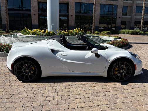 White 2018 Alfa Romeo 4C Spider Base
