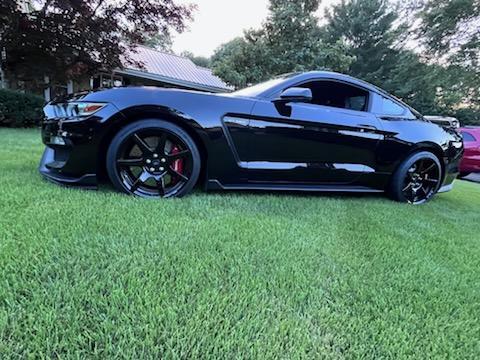 2017 Ford Shelby GT350R Base