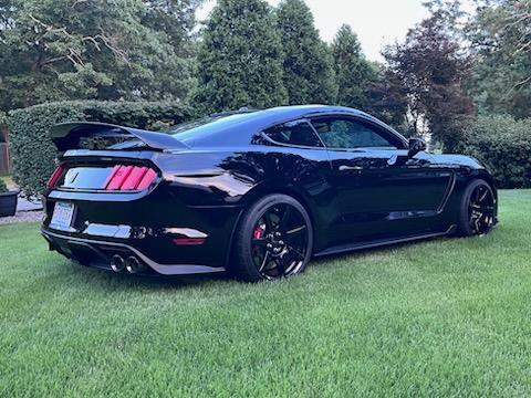 2017 Ford Shelby GT350R Base