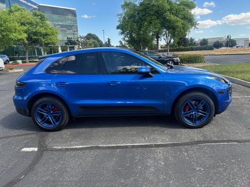 2017 Porsche Macan Base