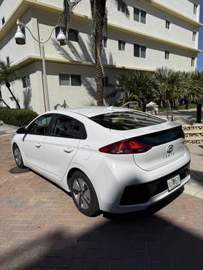 White 2018 Hyundai IONIQ Hybrid Blue