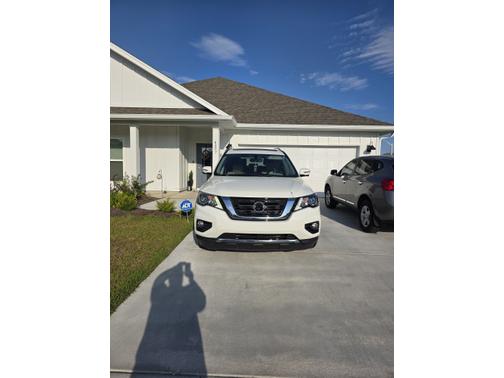 2017 Nissan Pathfinder Platinum