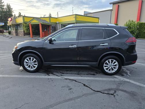2018 Nissan Rogue SV