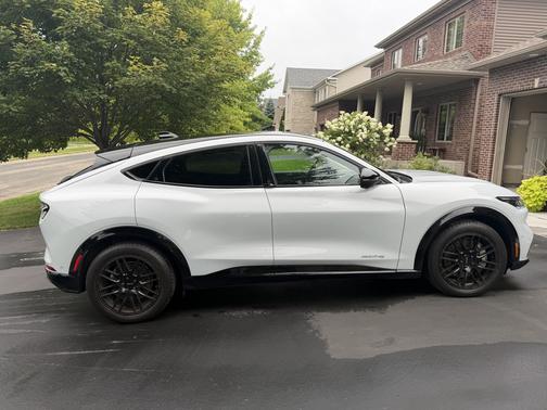 White 2022 Ford Mustang Mach-E Premium