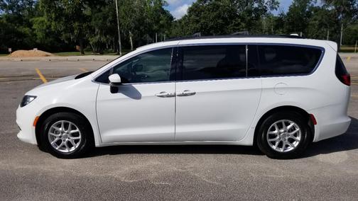 White 2020 Chrysler Voyager LXI