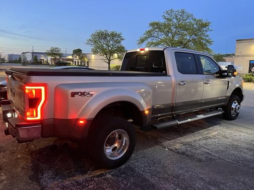Gold 2017 Ford F-350 Lariat