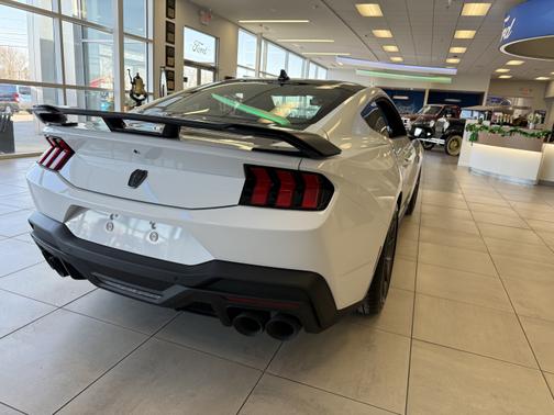 2025 Ford Mustang Dark Horse
