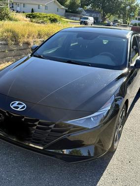 Black 2023 Hyundai ELANTRA SEL