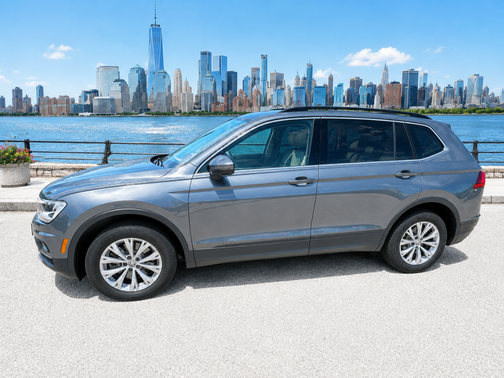 Gray 2019 Volkswagen Tiguan 2.0T SE