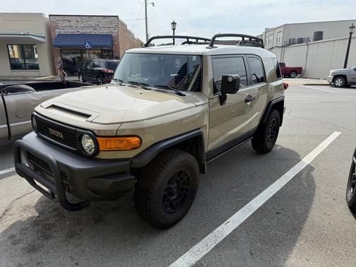 Beige 2014 Toyota FJ Cruiser Base