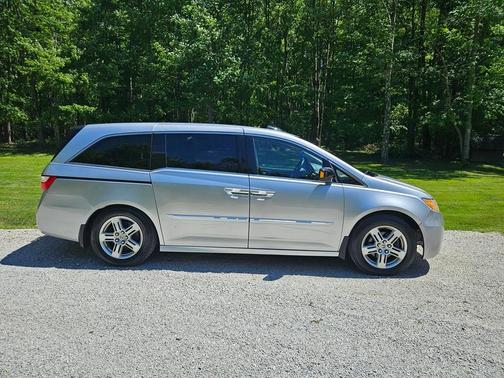 Silver 2011 Honda Odyssey Touring Elite