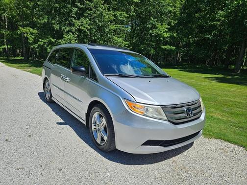 Silver 2011 Honda Odyssey Touring Elite