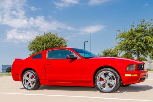 2006 Ford Mustang Base