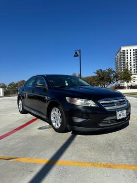 2011 Ford Taurus SE