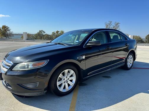 2011 Ford Taurus SE