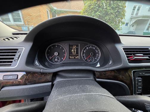 2015 Volkswagen Passat 3.6L V6 DSG SEL Premium