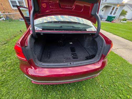 2015 Volkswagen Passat 3.6L V6 DSG SEL Premium