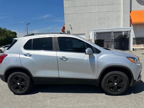 White 2020 Chevrolet Trax LT