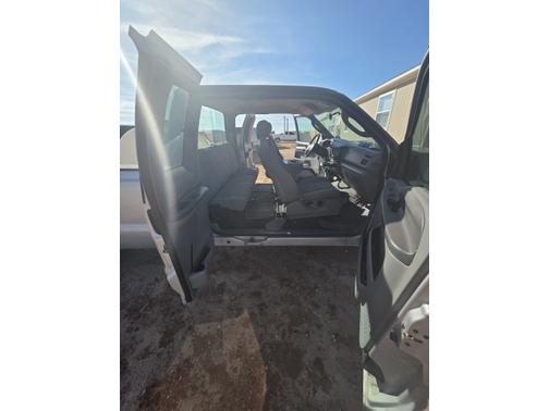 2004 Ford F-250 XL SuperCab Super Duty