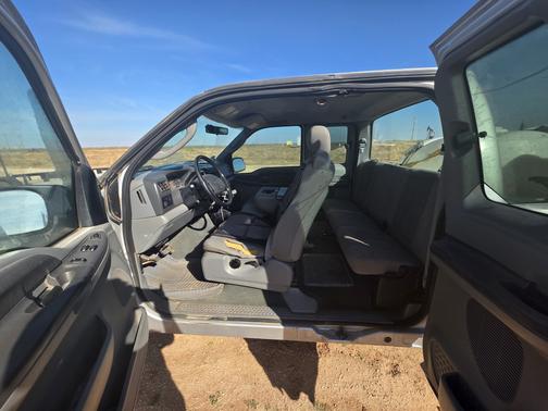 2004 Ford F-250 XL SuperCab Super Duty