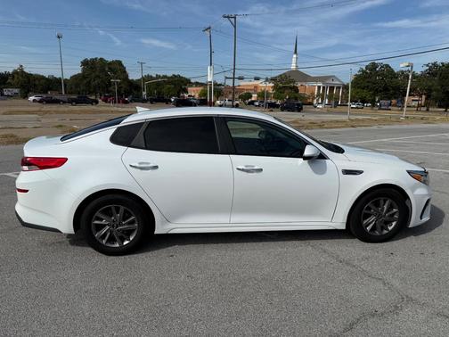 White 2019 Kia Optima LX