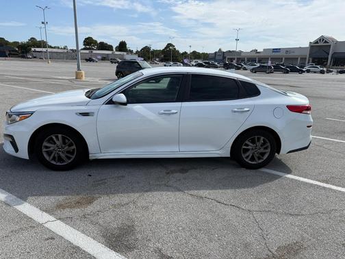 White 2019 Kia Optima LX