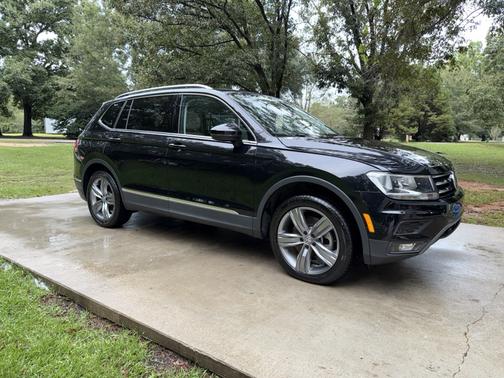 Black 2021 Volkswagen Tiguan 2.0T SEL