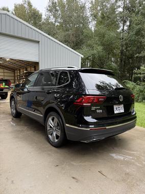 Black 2021 Volkswagen Tiguan 2.0T SEL