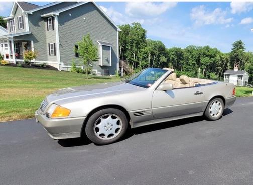 Gold 1994 Mercedes-Benz SL-Class SL320 Roadster
