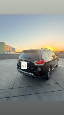 Black 2014 Nissan Pathfinder SV