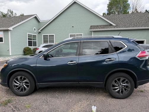 Blue 2016 Nissan Rogue SL