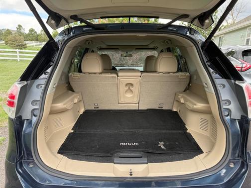 Blue 2016 Nissan Rogue SL