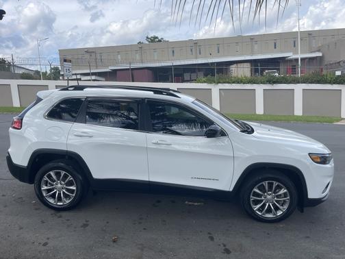 2022 Jeep Cherokee Latitude Lux