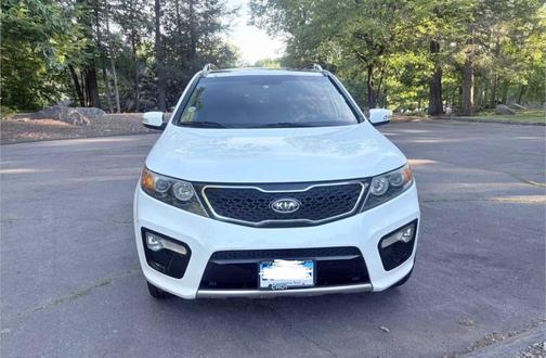 White 2011 Kia Sorento SX