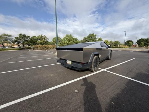 2024 Tesla Cybertruck Cyberbeast